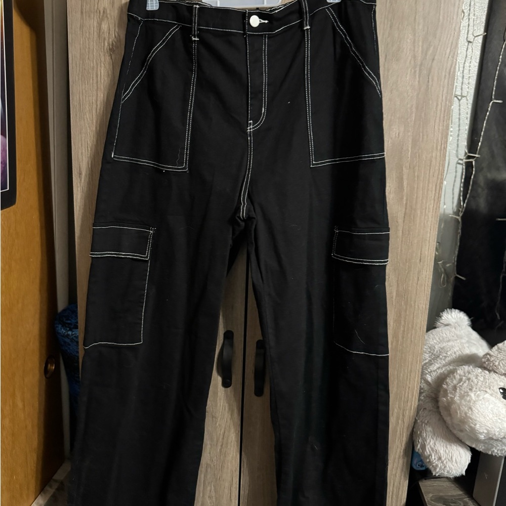 Woman’s Black Cargo Pants